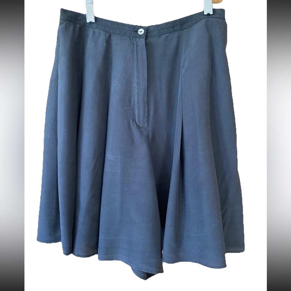 Vintage Levante Black Silk Shorts Size 10 28” Waist Lined Pockets